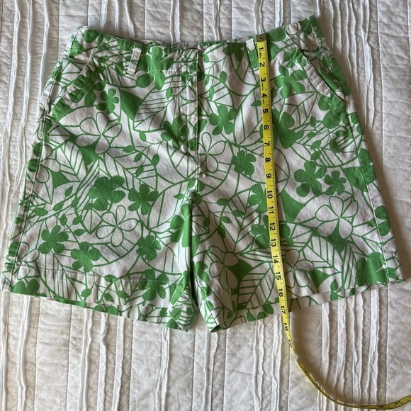 2/$30 Talbots Shorts Stretch Green and White Floral SZ 14 - Picture 11 of 13